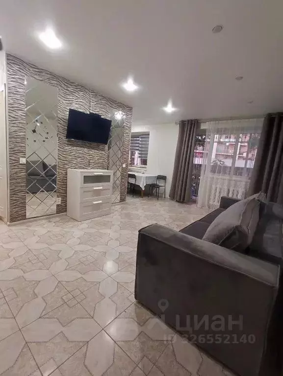 3-к кв. Краснодарский край, Геленджик Крымская ул., 4 (55.0 м) - Фото 1