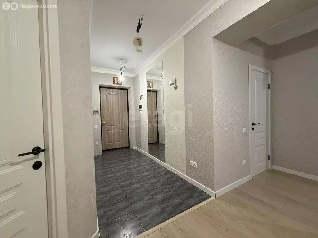 3-комнатная квартира: Альметьевск, улица Ленина, 42 (81.6 м) - Фото 2