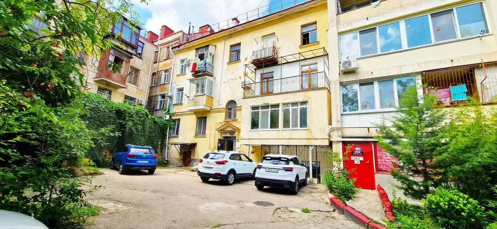 3-к. квартира, 68м, 1/3эт. - Фото 0