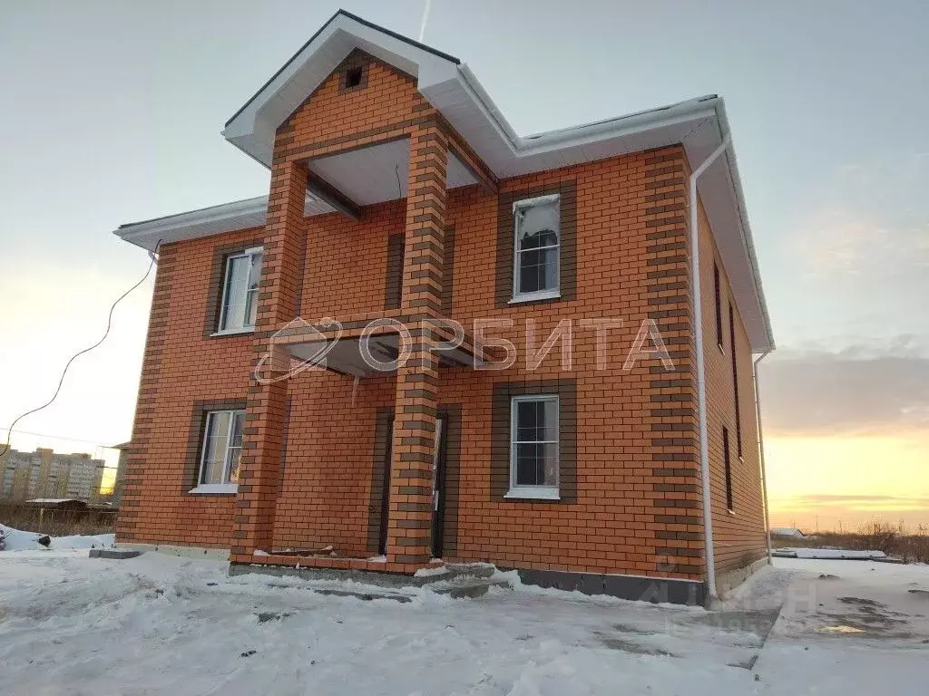 Дом в Тюменская область, Тюмень ул. Григория Алексеева (140 м) - Фото 0