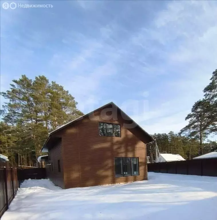 Дом в Дзержинское, улица Дружбы (183 м) - Фото 1