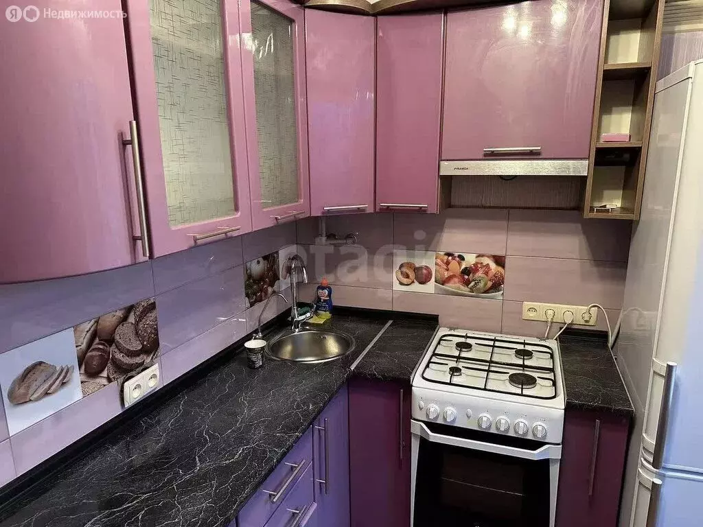 3-комнатная квартира: Симферополь, Баррикадная улица, 70А (63 м) - Фото 0