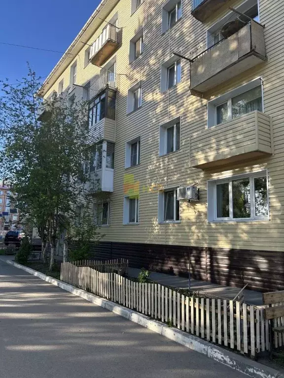 3-к кв. Омская область, Омск Городок Нефтяников мкр, ул. Круговая, 8А ... - Фото 0