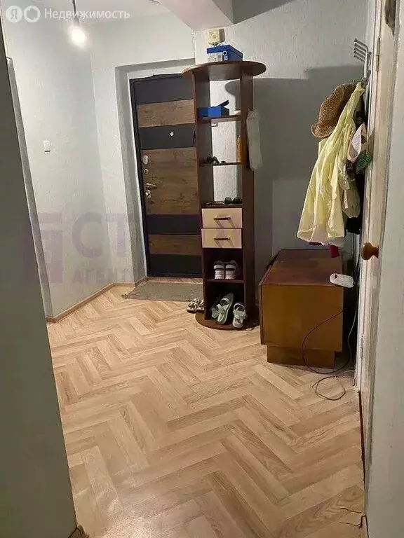 3-комнатная квартира: Приморский, улица Десантников, 9 (69.7 м) - Фото 1