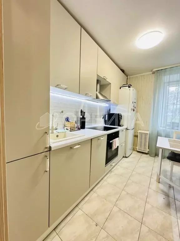 3-к кв. Тюменская область, Тюмень Ямская ул., 57 (61.4 м) - Фото 1