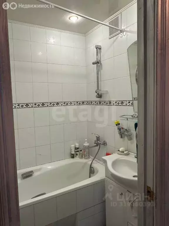 3-комнатная квартира: Белгород, улица Плеханова, 10А (74 м) - Фото 1