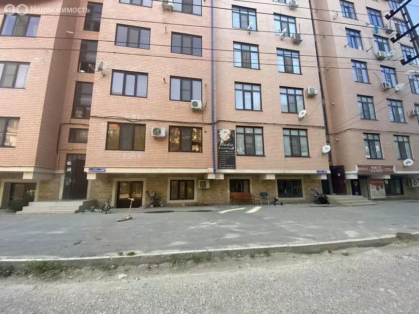 2-комнатная квартира: Махачкала, улица Ирчи Казака, 80В (70.3 м) - Фото 0