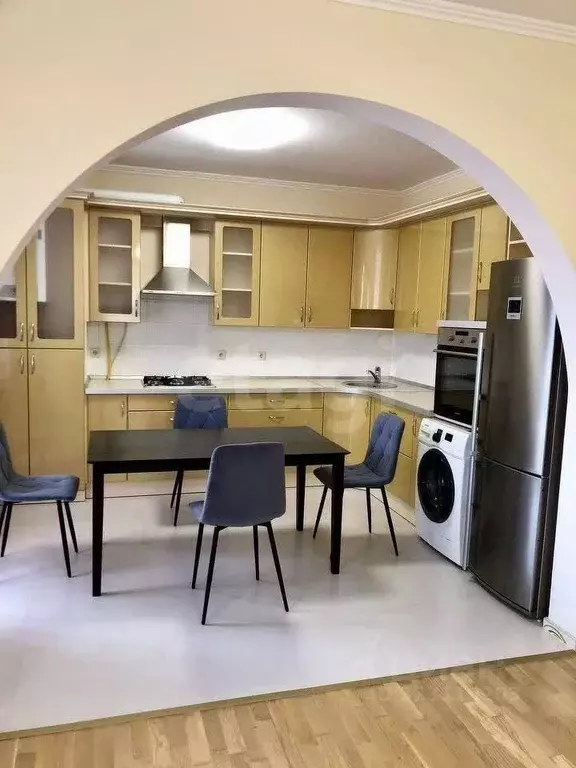 3-к кв. Крым, Симферополь ул. Исмаила Гаспринского (97.0 м) - Фото 1