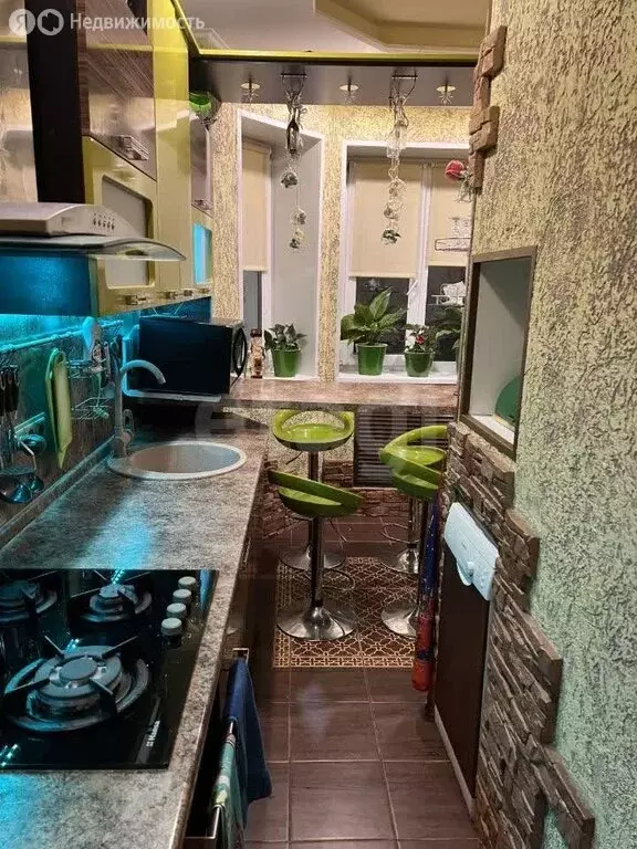 2-комнатная квартира: Новый Уренгой, район Южная Жилая Часть, ... - Фото 2