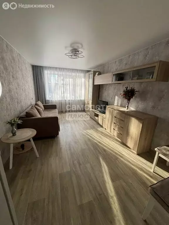 3-комнатная квартира: Смоленск, улица Островского, 5 (61.1 м) - Фото 1