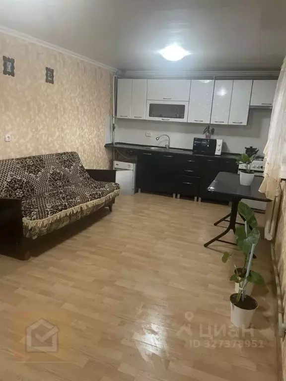 Дом в Крым, Раздольненский район, Березовское с/пос, с. Березовка ул. ... - Фото 1