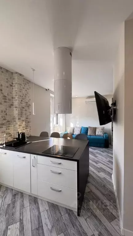 2-к кв. Крым, Симферополь ул. Воровского, 24А (57.8 м) - Фото 1