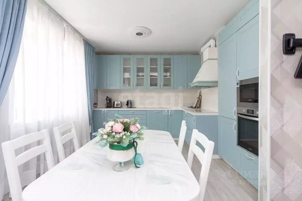 2-к кв. Тюменская область, Тюмень ул. Мельникайте, 32 (78.9 м) - Фото 1