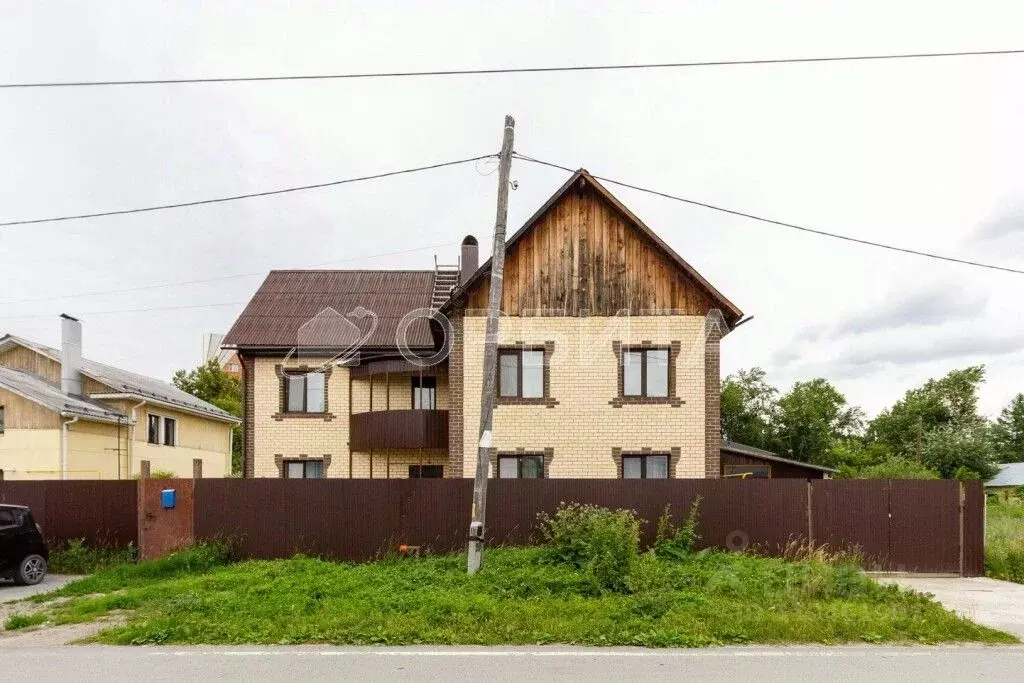 Дом в Тюменская область, Тюмень Актюбинская ул. (236 м) - Фото 0