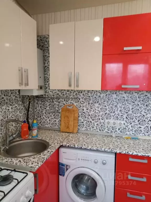 1-к кв. Волгоградская область, Волгоград ул. Кирова, 132А (32.0 м) - Фото 0