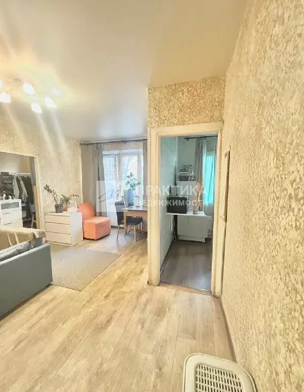 Продается 2-комнатная квартира - Фото 1