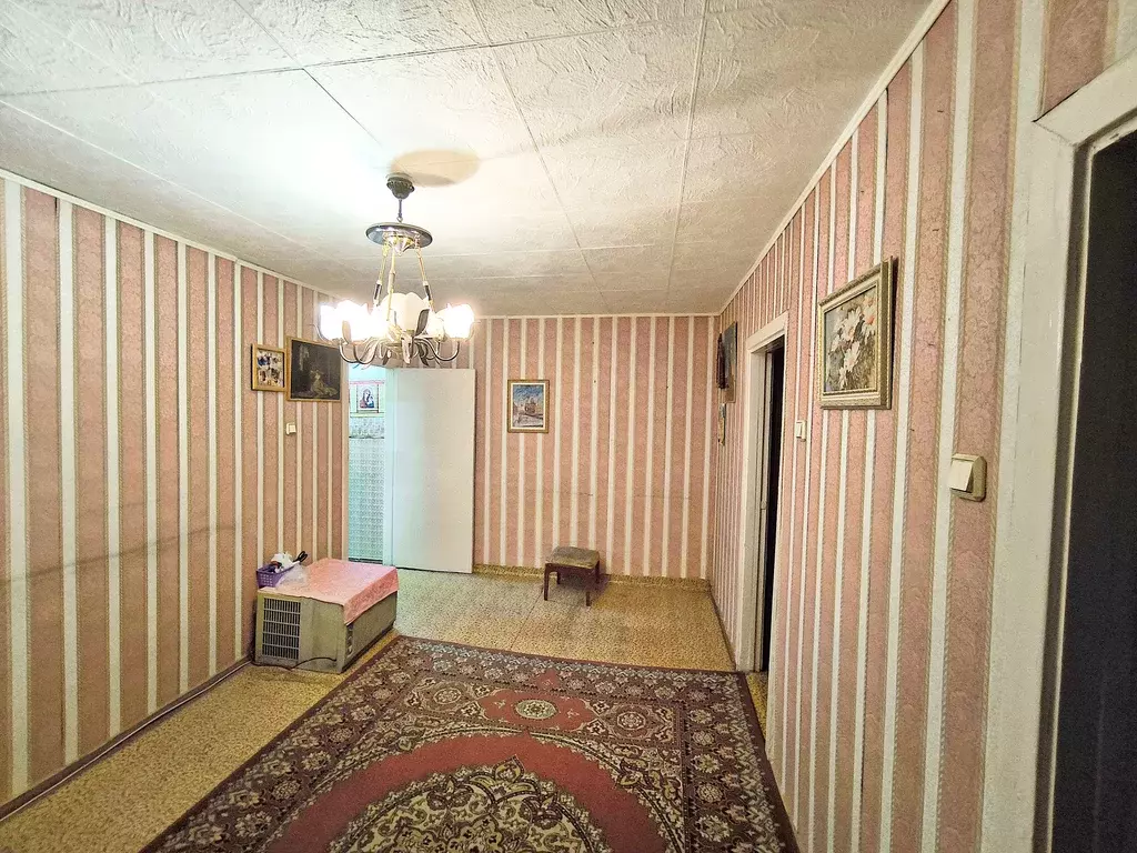 Продаётся 4-к квартира, 60.8 м - Фото 1