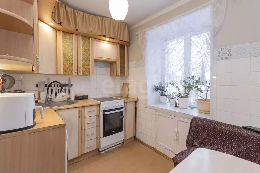 3-к кв. Тюменская область, Тюмень ул. Республики, 194 (57.8 м) - Фото 1