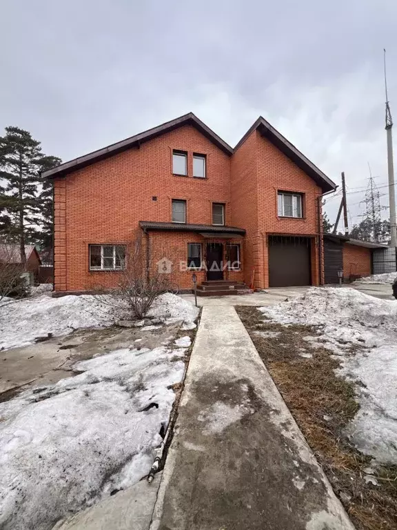 Дом в Бурятия, Улан-Удэ ул. Рублевская, 24 (450 м) - Фото 1