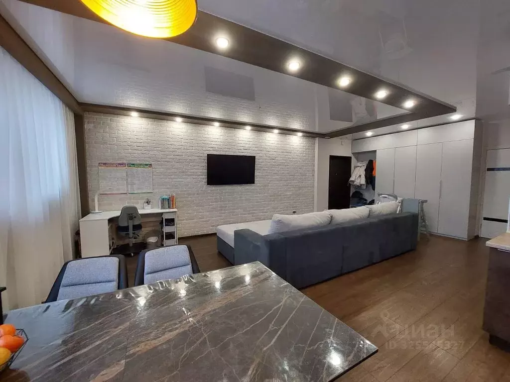 2-к кв. Ульяновская область, Димитровград ул. Славского, 18Б (57.6 м) - Фото 1