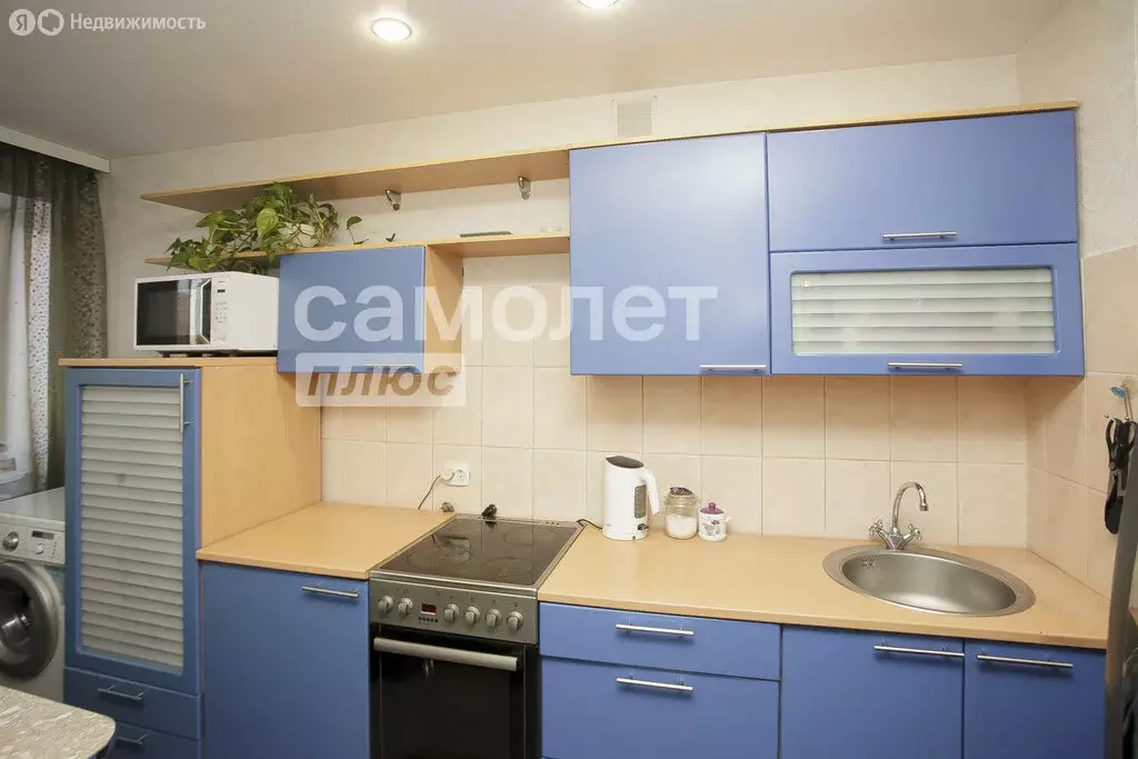 3-комнатная квартира: Кемерово, улица Веры Волошиной, 8 (64.5 м) - Фото 2