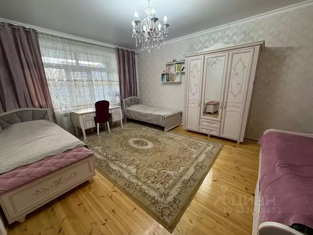 Дом в Дагестан, с. Хунзах ул. Зубаира Газиева, 10 (200 м) - Фото 1