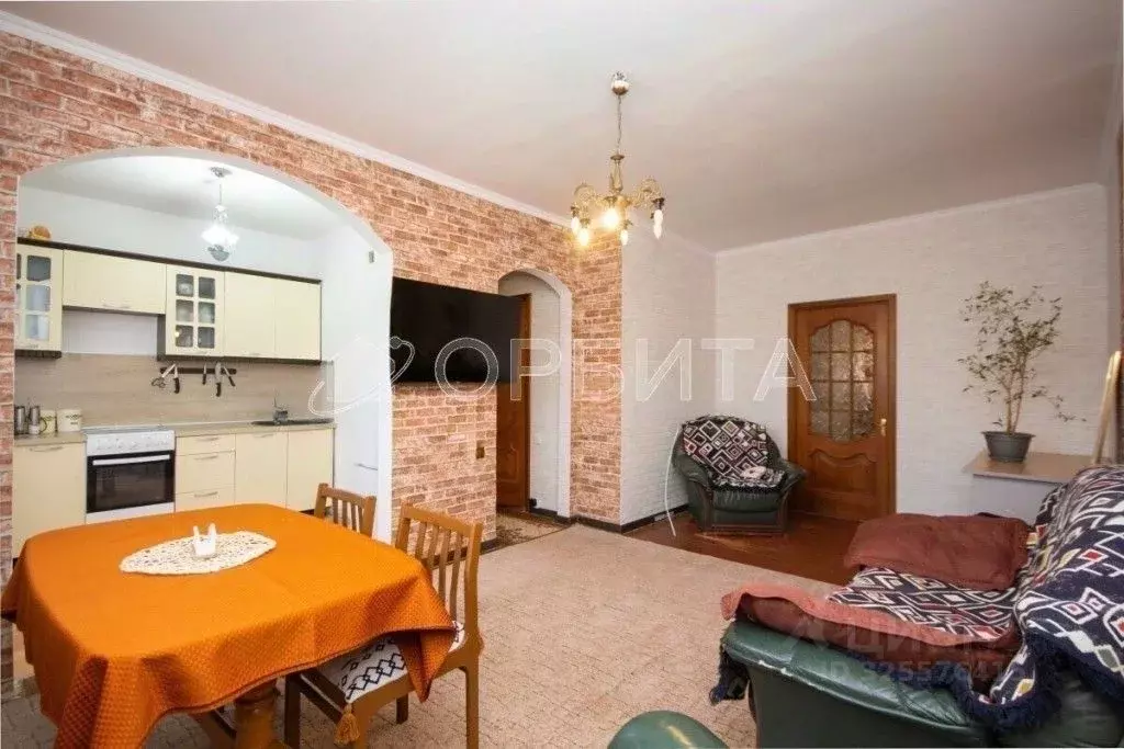 2-к кв. Тюменская область, Тюмень ул. Муравленко, 9 (76.0 м) - Фото 1