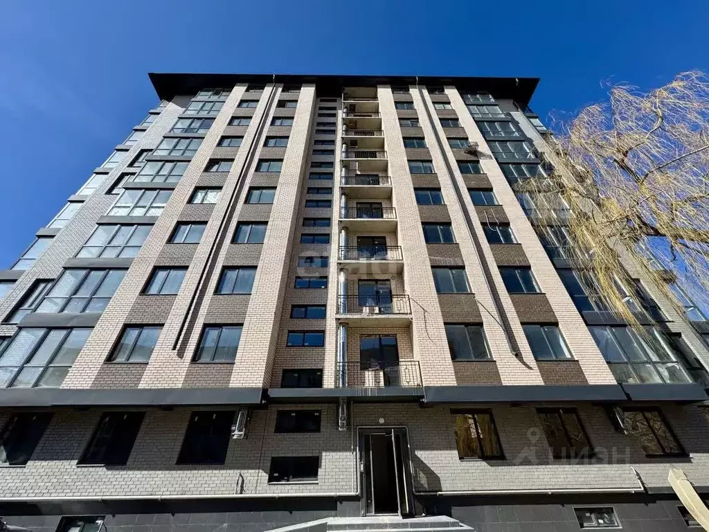 2-к кв. Карачаево-Черкесия, Черкесск ул. Космонавтов, 22Б (64.8 м) - Фото 1