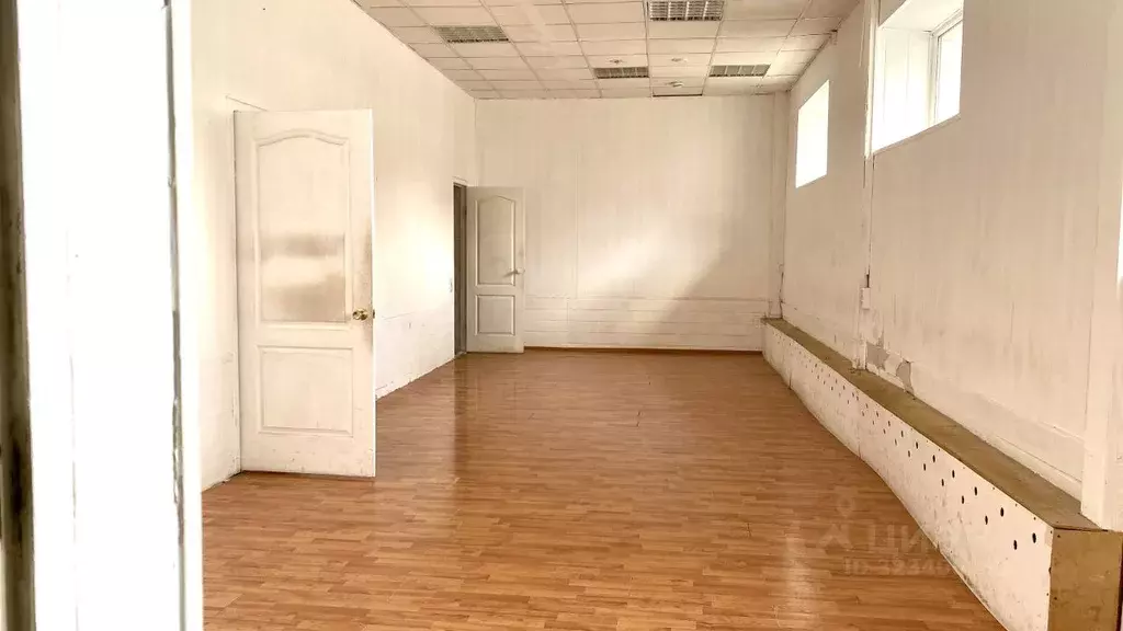 Офис в Саратовская область, Саратов Комсомольская ул., 52 (70 м) - Фото 1