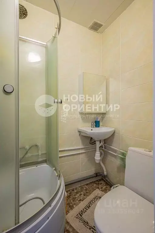 Комната Свердловская область, Екатеринбург ул. Кузнечная, 84 (17.4 м) - Фото 2