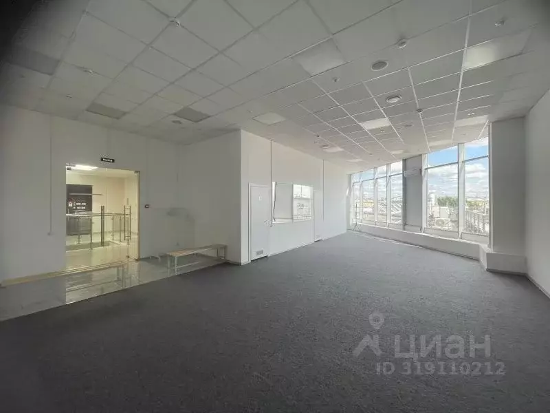 Торговая площадь в Санкт-Петербург просп. Малый Васильевского острова, ... - Фото 1
