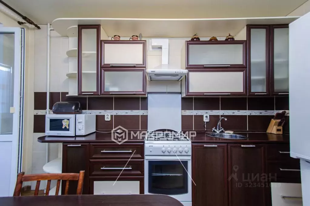 2-к кв. Брянская область, Брянск ул. Красный Маяк, 102 (61.5 м) - Фото 1