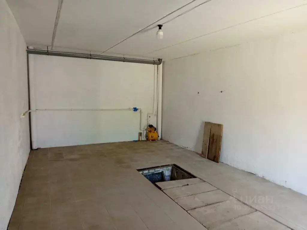 Гараж в Краснодарский край, Анапа ул. Ивана Голубца (49 м) - Фото 0