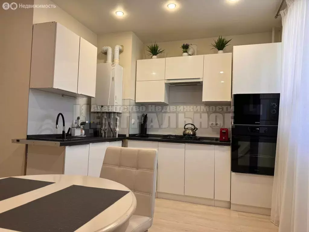 2-комнатная квартира: Сафоново, улица Вахрушева, 9 (56 м) - Фото 1