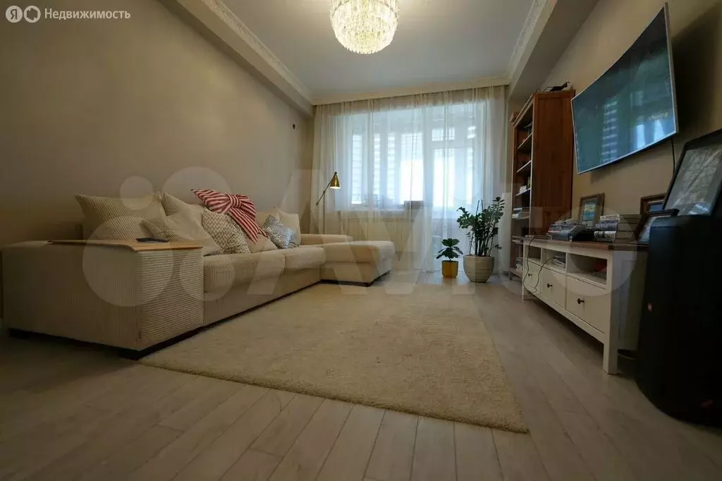 3-комнатная квартира: Махачкала, улица Бейбулатова, 13А (95 м) - Фото 1