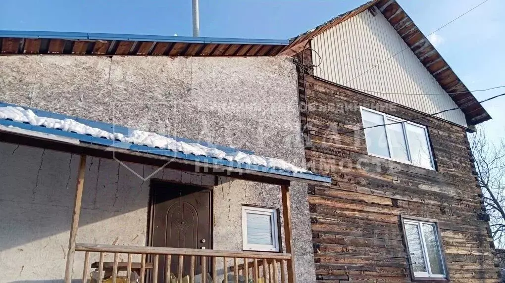 Дом в Кемеровская область, Кемерово Макеевская ул. (100 м) - Фото 1