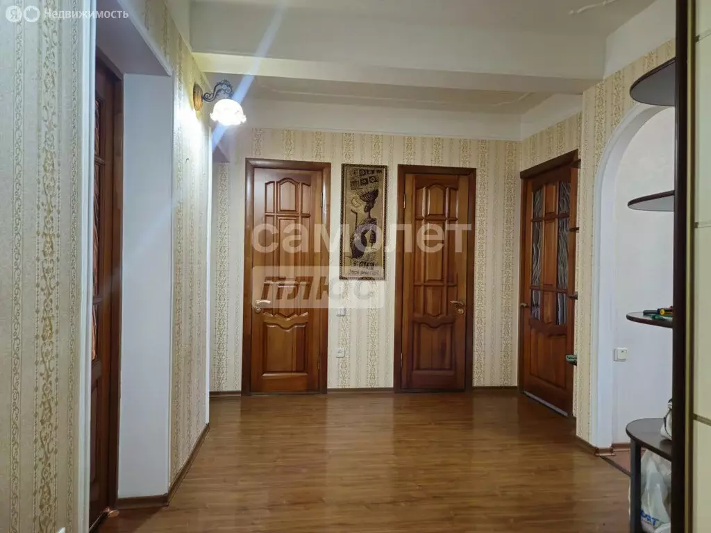 3-комнатная квартира: Махачкала, проспект Имама Шамиля, 43В (70 м) - Фото 0