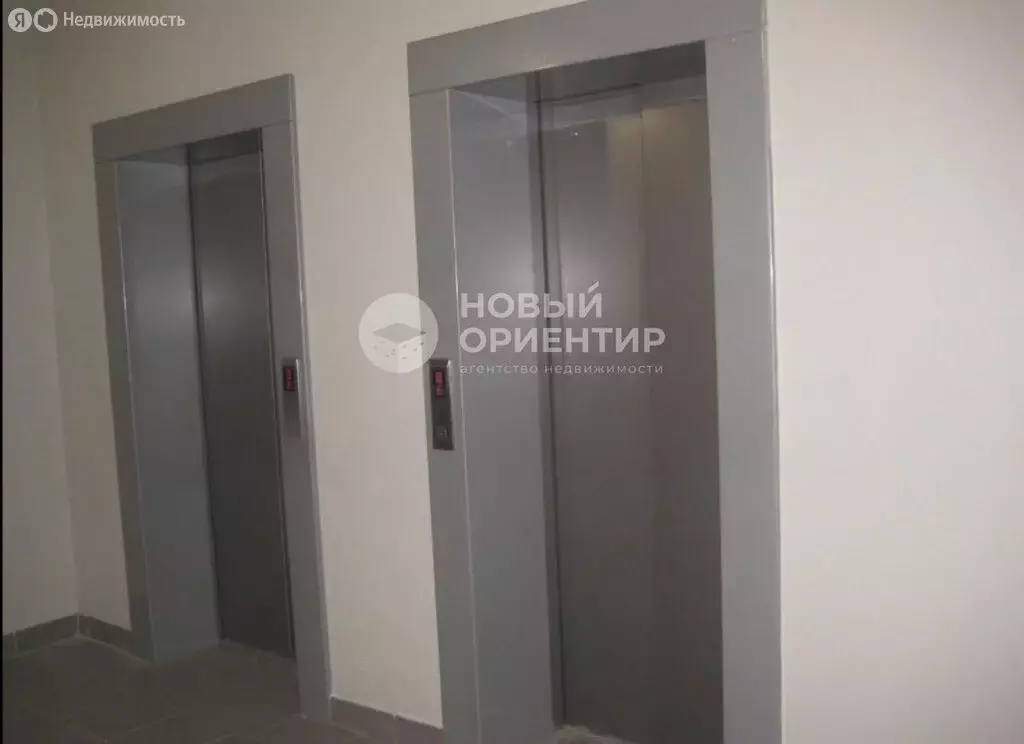 Квартира-студия: Екатеринбург, жилой район Уктус, микрорайон Светлый, ... - Фото 1