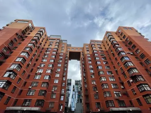 Продается 3-комнатная квартира - Фото 1