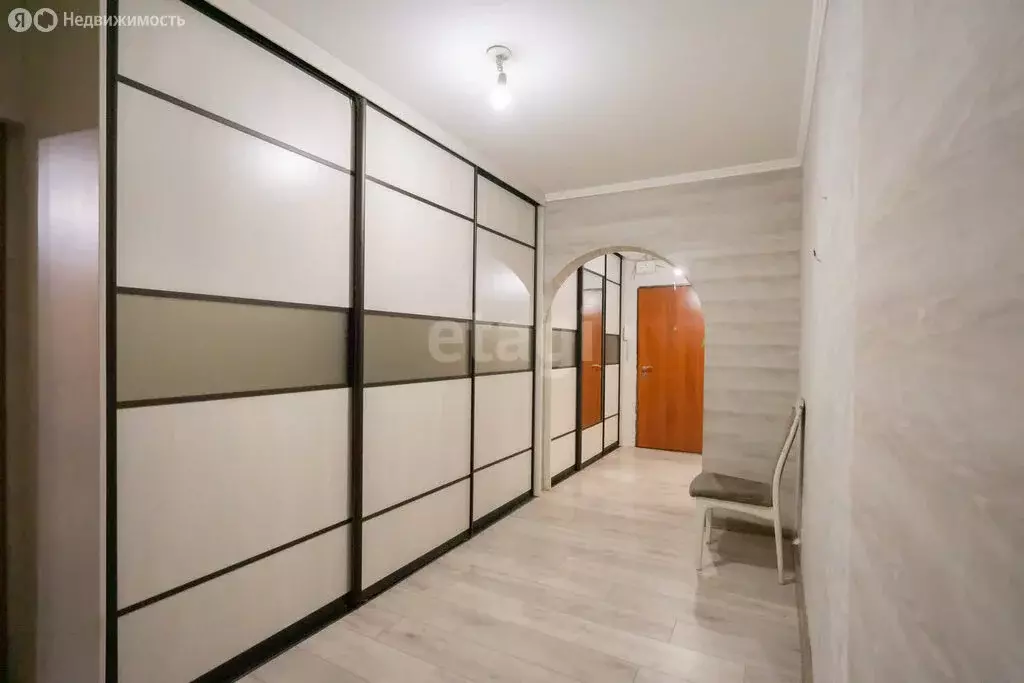 3-комнатная квартира: Набережные Челны, посёлок ЗЯБ, улица Тан, 203 ... - Фото 1