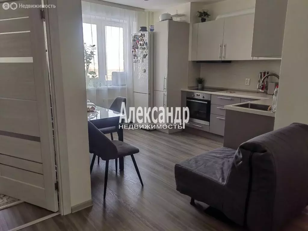 3-комнатная квартира: посёлок Парголово, улица Шишкина, 301 (56.8 м) - Фото 1