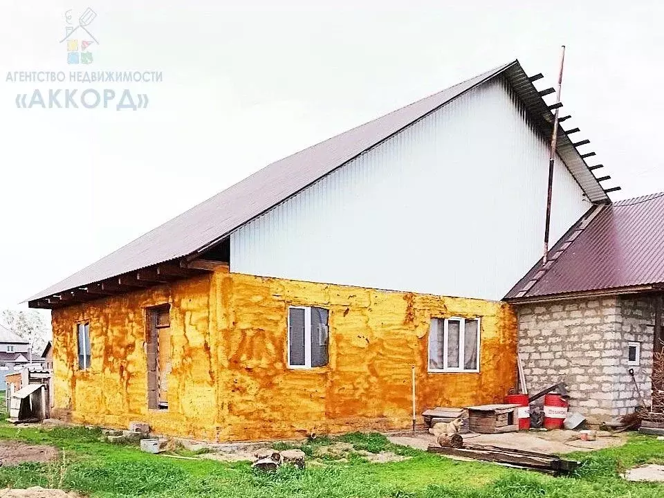 Дом в Алтайский край, Барнаул городской округ, пос. Лесной пер. 9-й ... - Фото 0