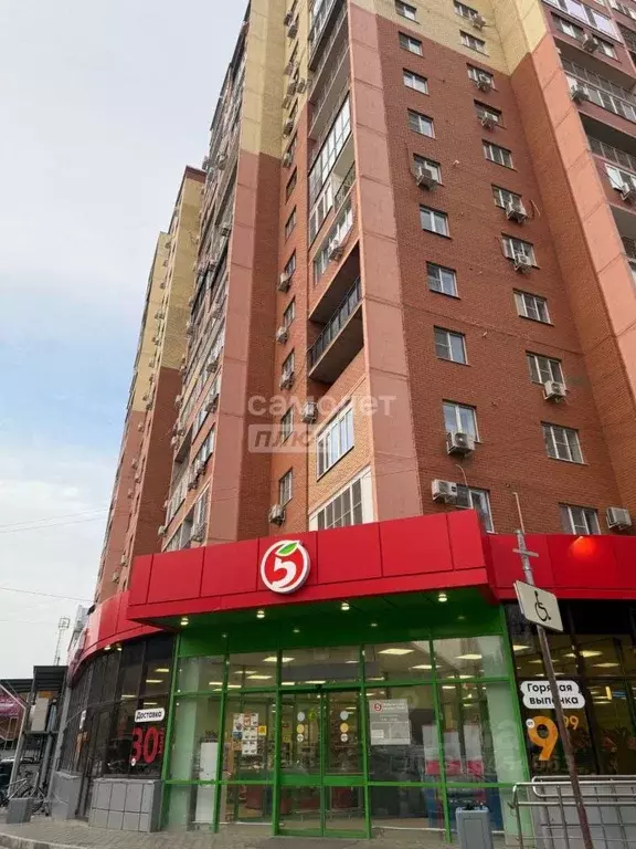 2-к кв. Астраханская область, Астрахань ул. Савушкина, 6к8 (65.5 м) - Фото 0