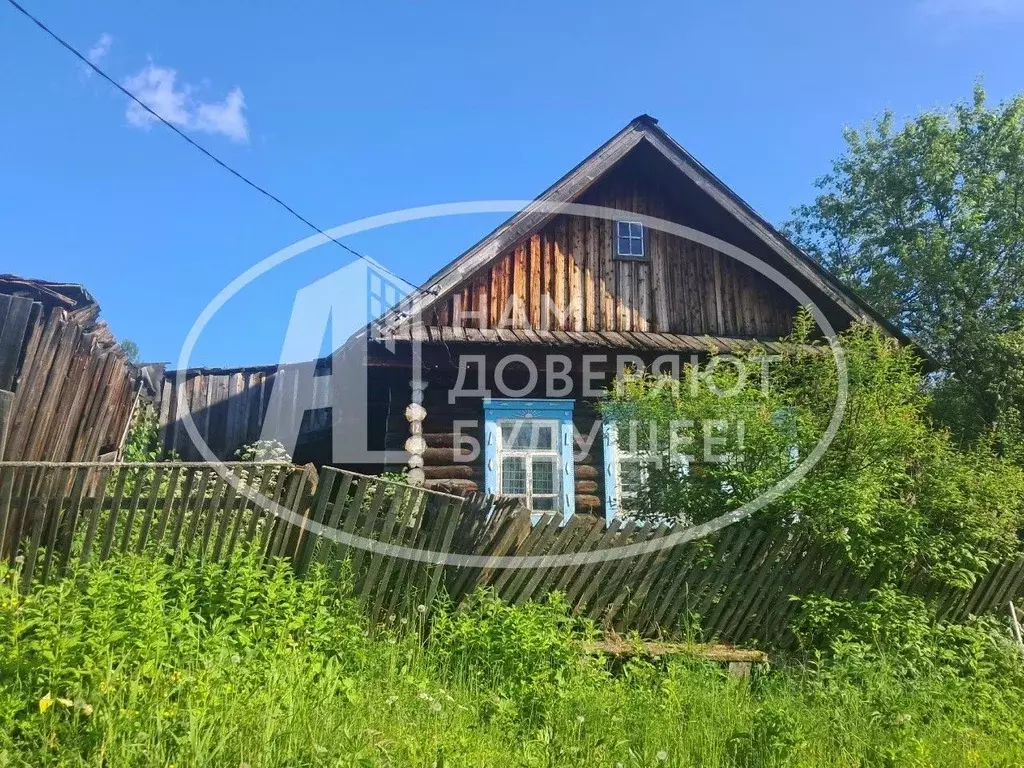 Дом в Пермский край, Губахинский муниципальный округ, Усьва рп ул. ... - Фото 2