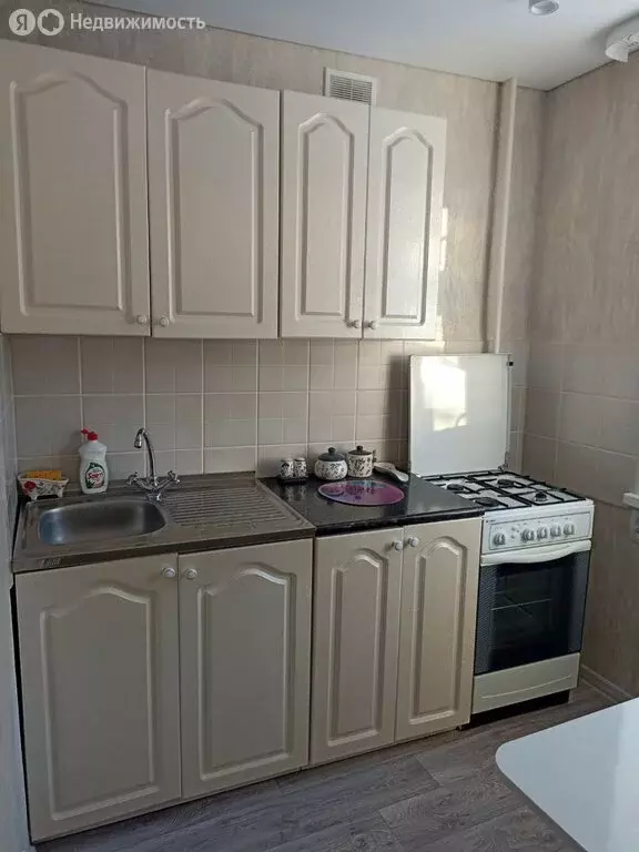 3-комнатная квартира: Губаха, Октябрьский проспект, 8 (60.1 м) - Фото 2