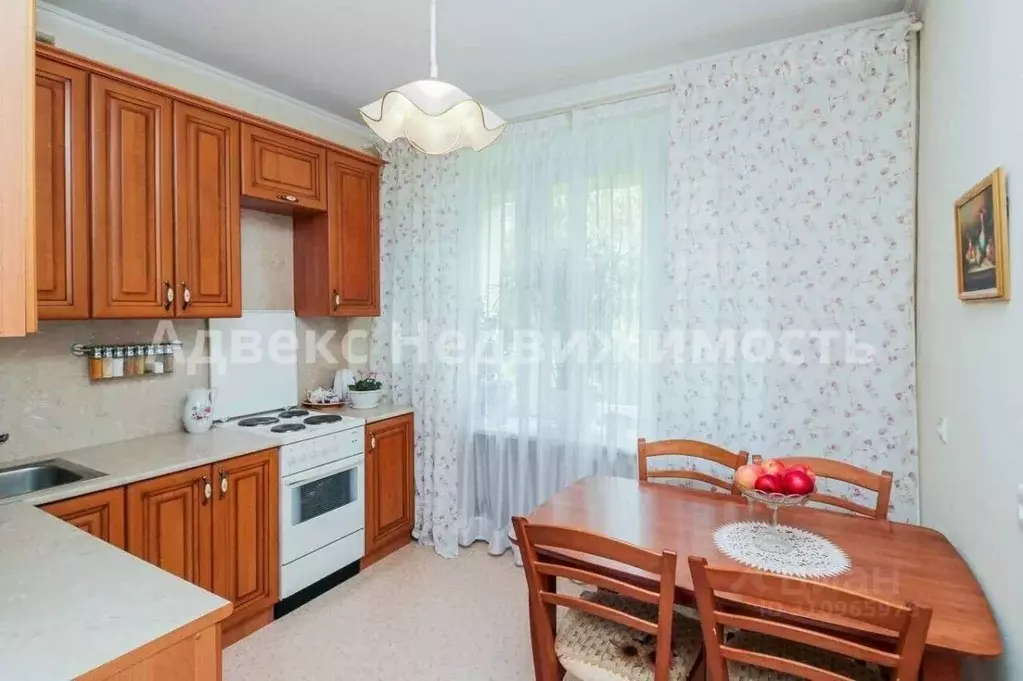 3-к кв. Тюменская область, Тюмень ул. Салтыкова-Щедрина, 34 (86.0 м) - Фото 0