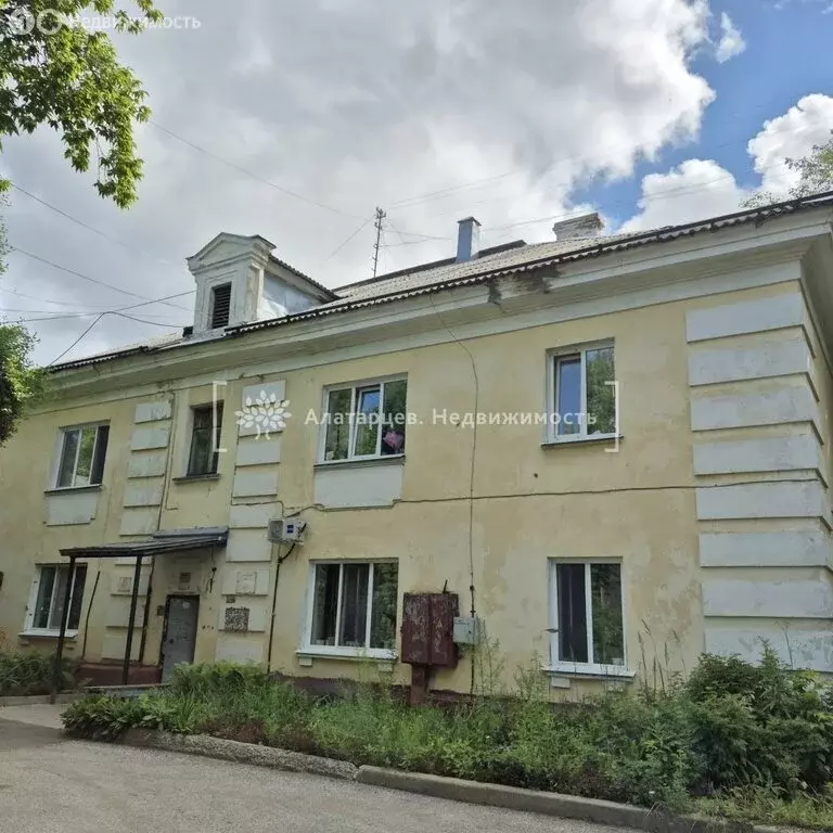 2-комнатная квартира: Северск, Первомайская улица, 10 (63.4 м) - Фото 0