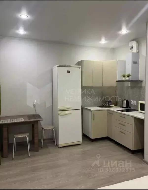 Студия Тюменская область, Тюмень ул. Тимофея Чаркова, 81к1 (35.0 м) - Фото 0