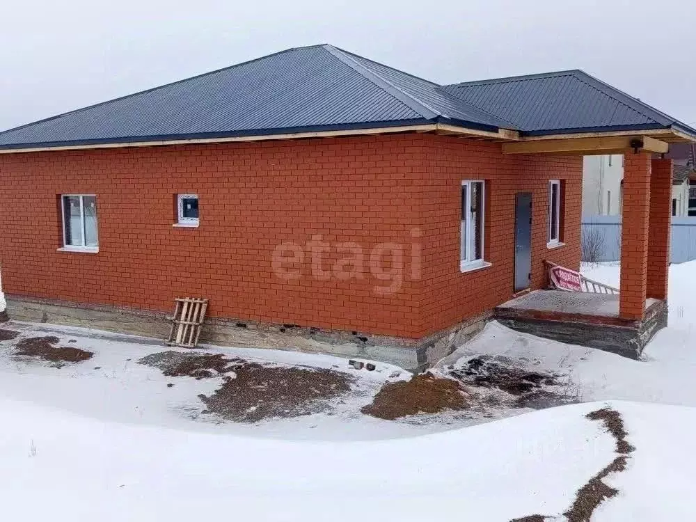 Дом в Оренбургская область, Оренбургский район, Красноуральский ... - Фото 1