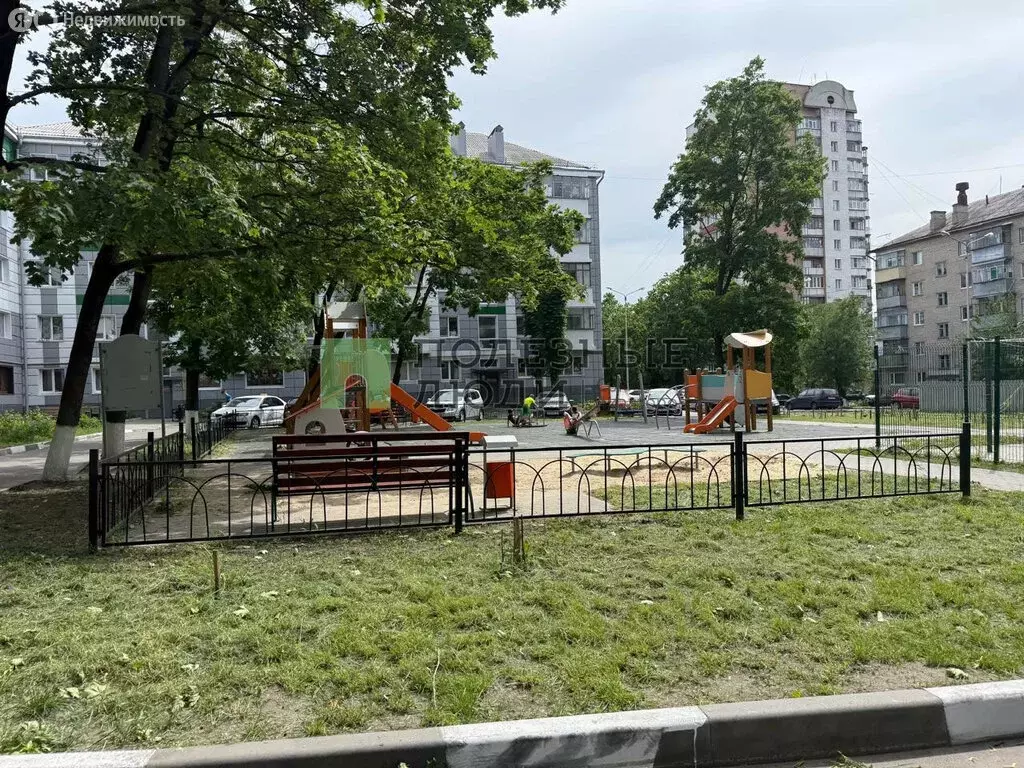 3-комнатная квартира: Белгород, улица Некрасова, 5 (56 м) - Фото 1